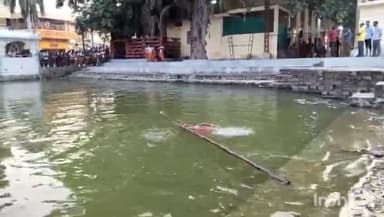 कोटा: रतनपुर के महामाया कुंड में एक व्यक्ति ने अपने शरीर पर आग लगाकर कुंड मे कूदकर दी जान पुलिस जांच मे जुटी