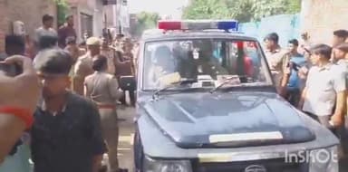 आगरा: राजेश्वर मंदिर के पास पुराने जमीनी विवाद को लेकर दो पक्षों में हुई मारपीट व फायरिंग, दो लोग हुए घायल