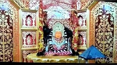 डोंगरगढ़: डोंगरगढ़ के मां बम्लेश्वरी मंदिर में नवरात्र के तिसरे दिन उमड़ी भक्तों कि भीड़ लोगों ने मां बम्लेश्वरी देवी किए दर्शन