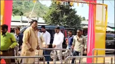 पवई: कैलाश विजयवर्गी के फ्यूज बल्ब कहने का,पूर्व मंत्री मुकेश नायक ने किया पलटवार कहा भाजपा सरकार है फ्यूज बल्ब ।