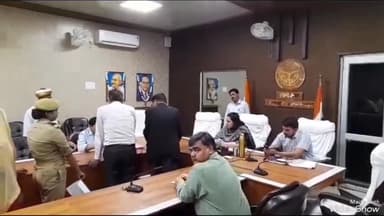 सुल्तानपुर: जिलाधिकारी की अध्यक्षता में कलेक्ट्रेट सभागार में जनता दर्शन का हुआ आयोजन