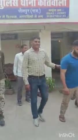 धौलपुर: बदमाश चीता

15 हजार रुपये का ईनामी बदमाश मोरोली रोड बसईनीम मोड़ से किया गिरफ्तार