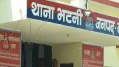 भाटपार रानी: घाटी बाजार में दिनदहाड़े चोरों ने आभूषण की दुकान से सोने चांदी के आभूषण सहित  3 लाख रुपये नकद चुरा ले गए