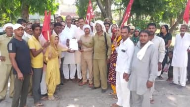 बाढड़ा: ग्रामीण सफाईकर्मियाें ने मांगों को लेकर बाढ़ड़ा में राेषप्रदर्शन कर जजपा नेताओं काे विधायक नैना चाैटाला के नाम सौपा ज्ञापन