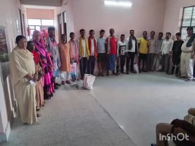 रामगढ़ चौक: जिले के उत्पाद विभाग की टीम ने महिला समेत आठ शराब तस्कर एवं नौ शराबी को किया गिरफ्तार