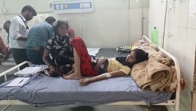 झालरापाटन: झालावाड़ से बसेड़ा मोहल्ला में जहरीले जीव के काटने से युवती की हालत बिगड़ी अस्पताल में भर्ती