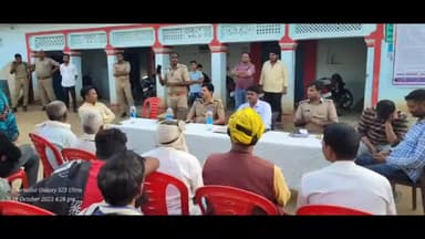 जमुनहा: हरदत्तनगर गिरंट थाना क्षेत्र के ग्राम मनवरिया दीवान में चौपाल लगाकर बताए गए साइबर अपराधों से बचने के उपाय