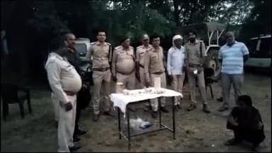 पन्ना: ग्राम पनारी में वन विभाग एवं पुलिस ने की छापामार कार्यवाही वन्य प्राणियों के अवशेष एवं अवैध हथियार किये जप्त मचा हड़कंप।