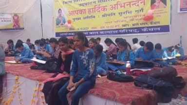 कैथल: बाल भवन में आज कार्ड बनाना दिया कैंडल सजाना पोस्टर बनाना व अन्य कई प्रतियोगिताओं का हुआ आयोजन