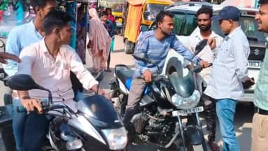 अररिया: डीएम के निर्देश पर जिला परिवहन कार्यालय के द्वारा शहर के विभिन्न चौक चौराहों पर चलाया गया सघन वाहन जांच अभियान