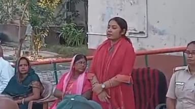 मंसूरचक: विजयदशमी के अवसर पर मंसूरचक बाजार में रावण दहन कार्यक्रम के आयोजन को लेकर थाना परिसर में की गई बैठक