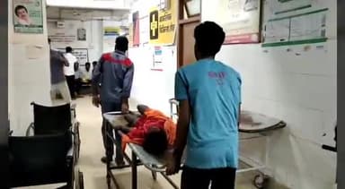 देवघर: कुंडा थाना क्षेत्र के कुरूमतांढ गांव में आपसी विवाद में हुई मारपीट में 2 घायल, देवघर सदर अस्पताल में भर्ती।