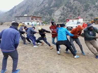 जोशीमठ: वाइब्रेट बिलेज मलारी व कैलाशपुर में तीन दिवसीय खेलकूद प्रतियोगिताओं का हुआ समापन