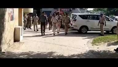 परिहार: सुरक्षा व्यवस्था को लेकर डीएम और एसपी ने किया परिहार प्रखंड के कई इलाकों में रूट मार्च