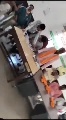 नये #मतदाता बनाने के लिये #भाजपा #देवरिया #देहात #मण्डल के #कार्यकर्ताओं की #कार्यशाला में रहा।