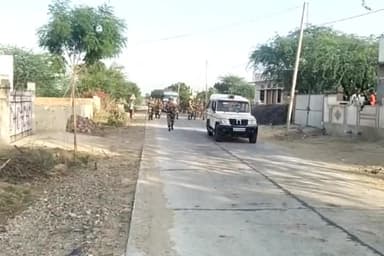 डेगाना: विधानसभा आम चुनाव 2023 के मध्यनजर डेगाना में निकाला फ्लैग मार्च, एम.वी. एक्ट के तहत 74 चालान बनाए