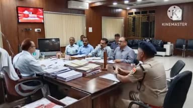 धौलपुर: विधानसभा चुनाव को लेकर प्रशासन पूरी तरह अलर्ट, कलेक्ट्रेट में जिला निर्वाचन अधिकारी ने बैठक कर अधिकारियों को दिए निर्देश