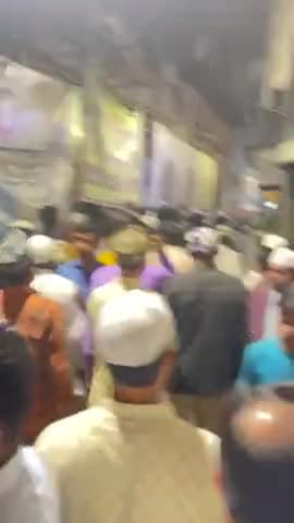 दरगाह शाह शराफत मियां बरेली के सज्जादानशीन सक़लैन मियां साहब का इंतक़ाल हो गया अल्लाह रबर इज्जत से दुआ 🤲🤲🤲 करते हैं की आप को जन्नत ए फ़िरदौस आला मुक़ाम अता फरमाए (अमीन)