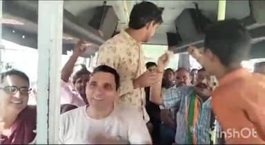 धौलाना: प्रधानमंत्री नरेन्द्र मोदी की रैली के लिए धौलाना और पिलखुवा से गाजियाबाद के लिए रवाना हुए भाजपाई, जमकर लगाए नारे