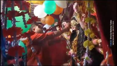 इकौना: जगदीशपुर में डॉक्टर सुभाष ने ₹8051 की बोली लगाकर खोली मां दुर्गा की आंखों की पट्टी