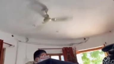 करनैलगंज: कर्नलगंज के कोतवाल चितवन कुमार का जमीनी विवाद के मामले में आये पीड़ित को गाली देते हुए वीडियो हुआ वायरल