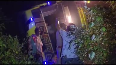 कोंडागांव: नेशनल हाईवे 30 नारंगी नदी के पास बस अनियंत्रित होकर पलटा,महिला बच्चे समय दर्जनों हुए घायल
