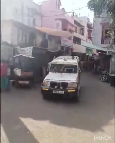 कुरवाई: चुनाव को शांतिपूर्ण तरीके से संपन्न कराने हेतु कुरवाई नगर सहित ग्रामीण इलाकों में SSB व पुलिस ने निकाला फ्लैग मार्च