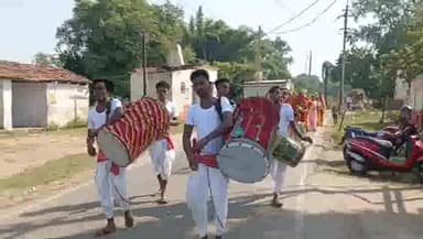 धनबाद/केंदुआडीह: बेल बरण पूजा के साथ धनबाद कोलांचल में महा सप्तमी पूजा की हुई शुरुआत निकल गए कलश यात्रा