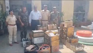 धनबाद/केंदुआडीह: सदर थाना क्षेत्र के रानीबांध धैया निवासी संदीप गुप्ता के घर से अवैध शराब जब्त, उत्पाद विभाग ने की छापेमारी