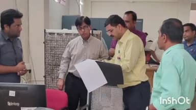 नर्मदापुरम कलेक्ट्रेट कार्यालय में केंद्रीय व्यय प्रेक्षक संजय कक्कड़ ने निर्वाचन की तैयारियों का लिया जायजा