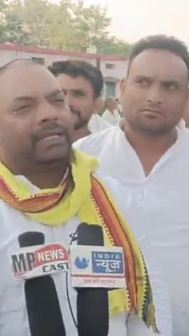 भाजपा कांग्रेस दोनों पार्टियों बहरी प्रत्याशी के विरोध में #ओबीस_महासभा का प्रदर्शन जारी है