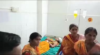 देवघर: चंद्रमंडी थाना क्षेत्र के बसकीतांढ में बाइक बाइक की टक्कर में 5 घायल सदर अस्पताल में भर्ती।