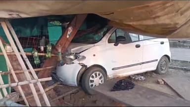 सवाई माधोपुर: कुश्तला में तेज गति से आ रही एक कार अनियंत्रित होकर सड़क किनारे बने ढाबे में जा घुसी, आधा दर्जन लोग हुए घायल