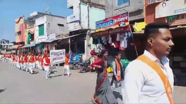 सुसनेर: सुसनेर में दुर्गवाहिनी ने निकाला पथ संचलन, बड़ी संख्या में तैनात रहा पुलिस बल