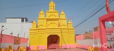 गढ़वा: गढ़वा मां भगवती पूजा समिति नहर चौक के द्वारा सतमी को दान्डरो नदी से कलश भरकर पंडाल में लाया गया