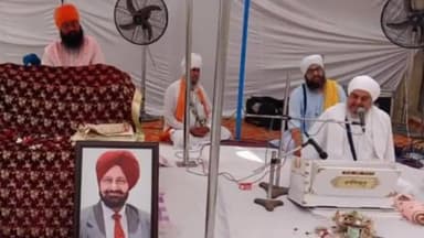 ਨਾਭਾ: ਪਿੰਡ ਗਲਵੱਟੀ ਵਿਖੇ ਨੰਬਰਦਾਰ ਹਰਿੰਦਰ ਸਿੰਘ ਗੋਗੀ ਦੀ ਅੰਤਿਮ ਅਰਦਾਸ 'ਚ ਸ਼ਾਮਿਲ ਹੋਏ ਅਕਾਲੀ ਦੱਲ ਦੇ ਹਲਕਾ ਇੰਚਾਰਜ ਲਾਲਕਾ