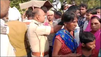 डेहरी: भलुआडी के सोन नहर में डूबा 8 साल का बच्चा,पानी कम न होने से नाराज लोगो ने किया NH2 सी को जाम