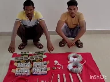 सुकमा: चिंतागुफा में नक्सलियों को विस्फोटक सामग्री सप्लाई करते दो नक्सली सहयोगी विस्फोटक सामग्री के साथ हुए गिरफ्तार
