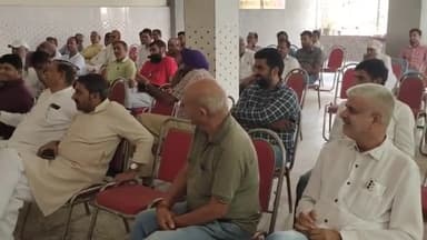 करनाल: वसन्त विहार में पंचायत का हुआ आयोजन, स्थानीय व्यक्ति को लोकसभा या विधानसभा का टिकट देने की मांग व बाहरी का किया विरोध