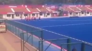 कांके: मोरहाबादी स्थित जयपाल सिंह मुंडा एस्ट्रोटर्फ हॉकी स्टेडियम में जापानी महिला हॉकी टीम ने की प्रैक्टिस