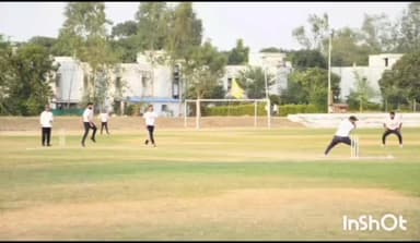 गुना नगर: NFL ग्राउंड पर स्वीप गतिविधियो के तहत मतदाता जागरूकता कार्यक्रम में जिला प्रशासन और पुलिस प्रशासन के खेला क्रिकेट मैच