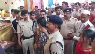 करपी: किंजर में दुर्गा पूजा पंडाल का अरवल DM व SP ने किया निरीक्षण