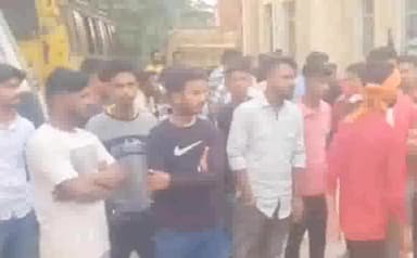 धनबाद/केंदुआडीह: सदर थाना क्षेत्र के भिस्तीपाड़ा में जमकर मारपीट एक युवक की मौत संदिग्ध युवकों को पुलिस ने दिया हिरासत में