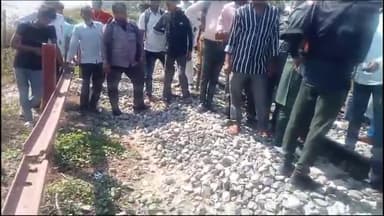 बरेली: देवरनिया थाना क्षेत्र में ट्रेन की चपेट में आने से बाइक सवार की मौत, एक व्यक्ति हुआ घायल