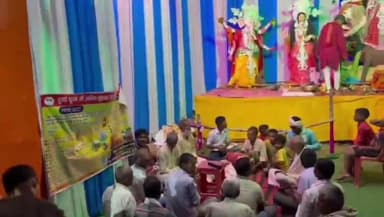 करपी: नगला गांव में मां दुर्गा प्रतिमा के समीप भजन कीर्तन का हुआ आयोजन