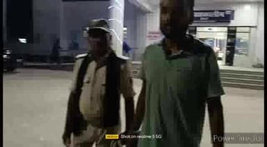 कहरा: आर्म्स एक्ट के फरार आरोपी को बसनही पुलिस ने किया गिरफ्तार,सदर अस्पताल में मेडिकल करवाकर कोर्ट में पेशकर भेजा जेल