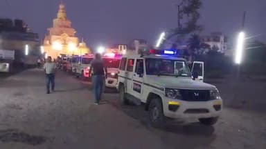 बेतिया: सिंगाछापर चेक पोस्ट, दुर्गा बाग सहित अन्य जगहों पर पुलिस ने की छापेमारी, 16 अभियुक्तों को किया गिरफ्तार