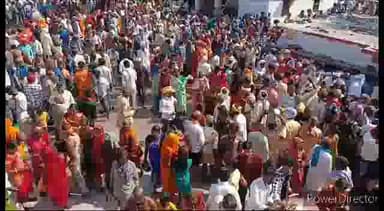 महिषी: नवरात्रा के नवमी के दिन कारु ख़िरहरी मंदिर में जुटी श्रद्धालुओं की भीड़, श्रद्धा व भक्ति के साथ किया पूजा अर्चना