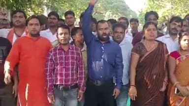 कांके: राजभवन में अनिश्चितकालीन धरने पर बैठे पंचायत सचिवालय स्वयं सेवक संघ मंत्रियों के आवास के बाहर करेगा प्रदर्शन