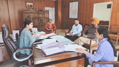 ਐਸਏਐਸ ਨਗਰ ਮੁਹਾਲੀ: ਗੁਰਦੁਆਰਾ ਪ੍ਰਬੰਧਕ ਕਮੇਟੀ ਚੋਣਾਂ ਨੂੰ ਲੈਕੇ ਵੋਟਰ ਸੂਚੀ ਦੀ ਤਿਆਰੀ ਸਬੰਧੀ ਸੈਕਟਰ 76 ਵਿਖ਼ੇ ਐਸਡੀਐਮ ਨੇ ਕੀਤੀ ਮੀਟਿੰਗ